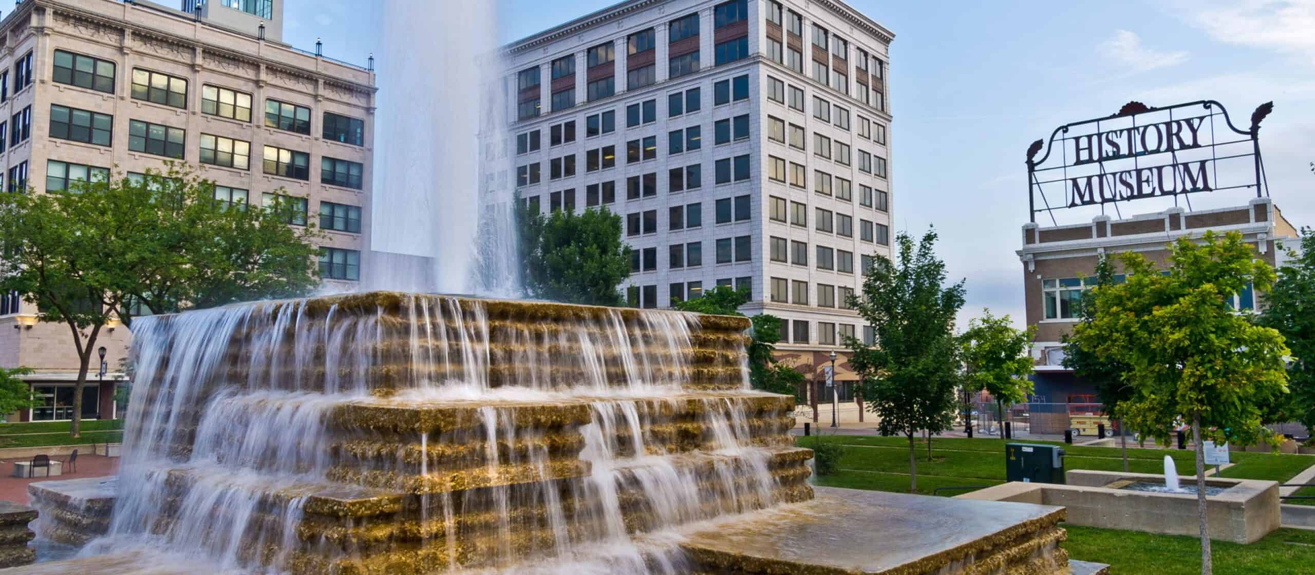 Photograph of Park Central Square in Springfield, Missouri.